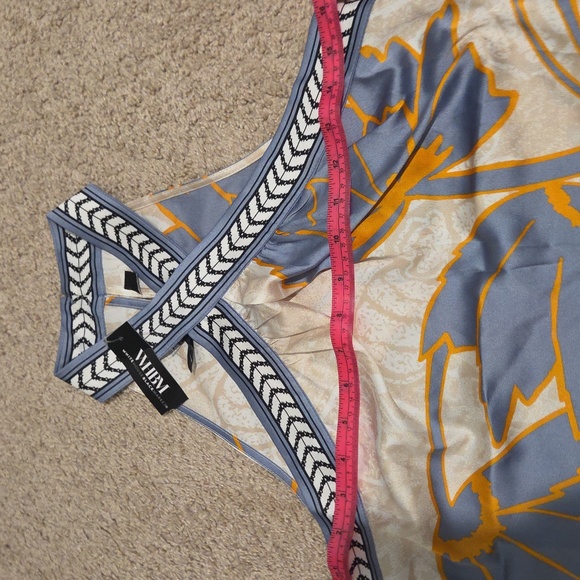 Sleeveless Cross Halter Top - Picture 7 of 7